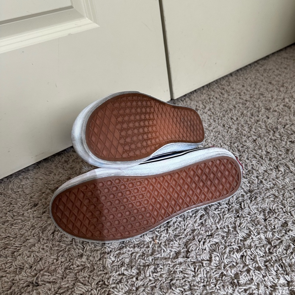 Vans - Picture 4 of 5